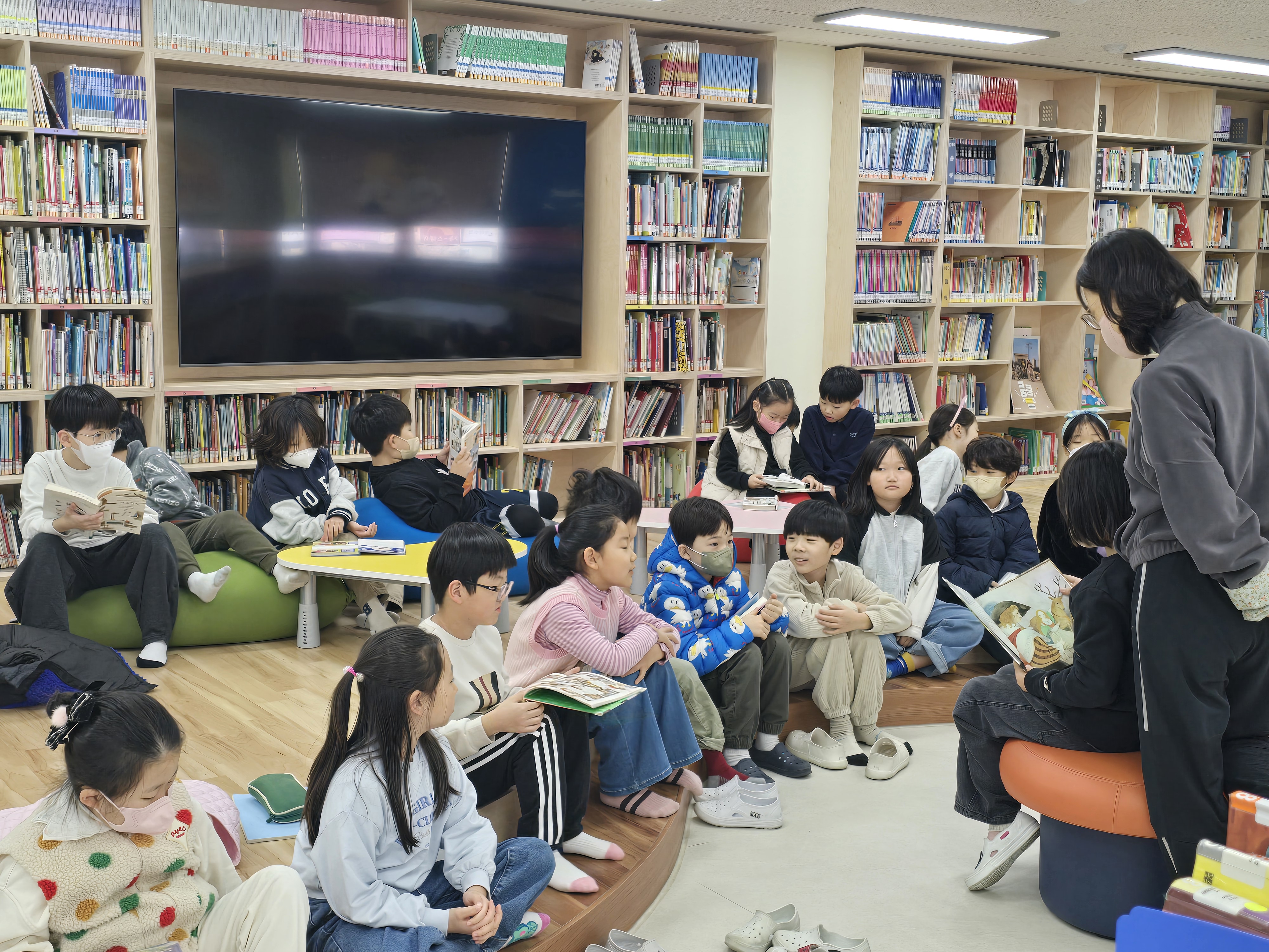 이야기책 듣기 사진