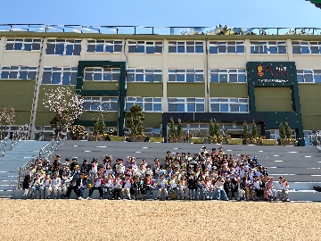 1. 초록빛 지구 지킴이들의 힘찬 첫걸음.