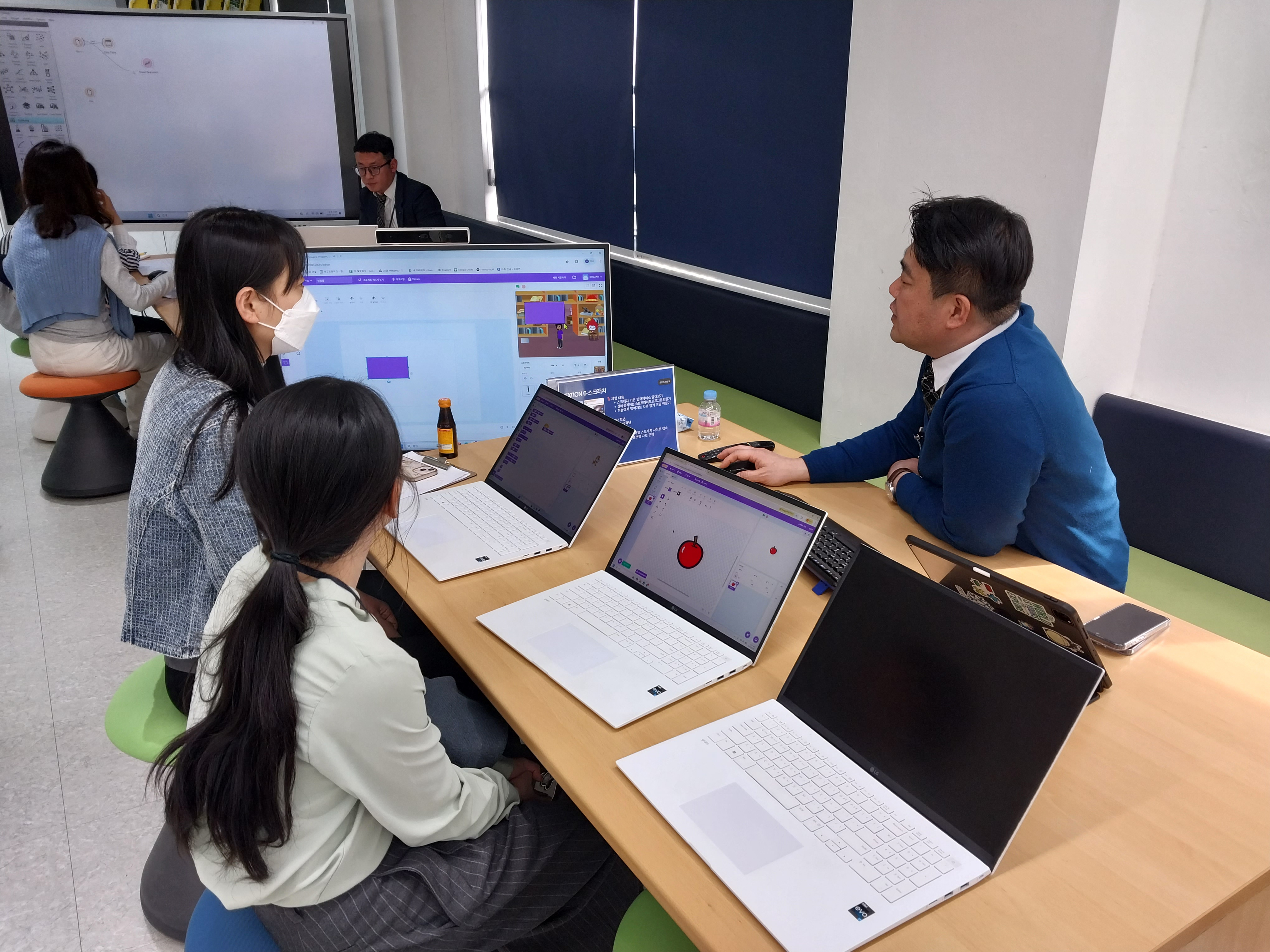 4. 나만의 알고리즘을 설계하고 구현하는 스크래치 코딩 체험 스테이션