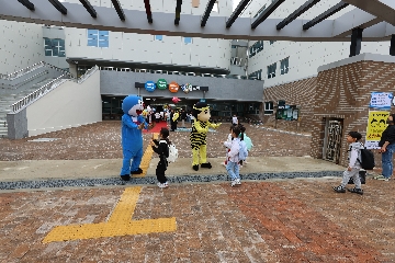 강서초등학교 어린이날 축하 등교맞이1