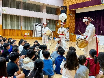 1. 쿵덕 쿵덕 신나는 장구와 징 소리! 눈앞에서 즐기는 흥겨운 사물놀이.